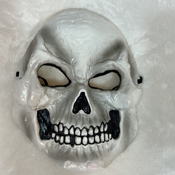 Vintage Easter Unlimited Rubber Skull Mask - Picture 4 of 5